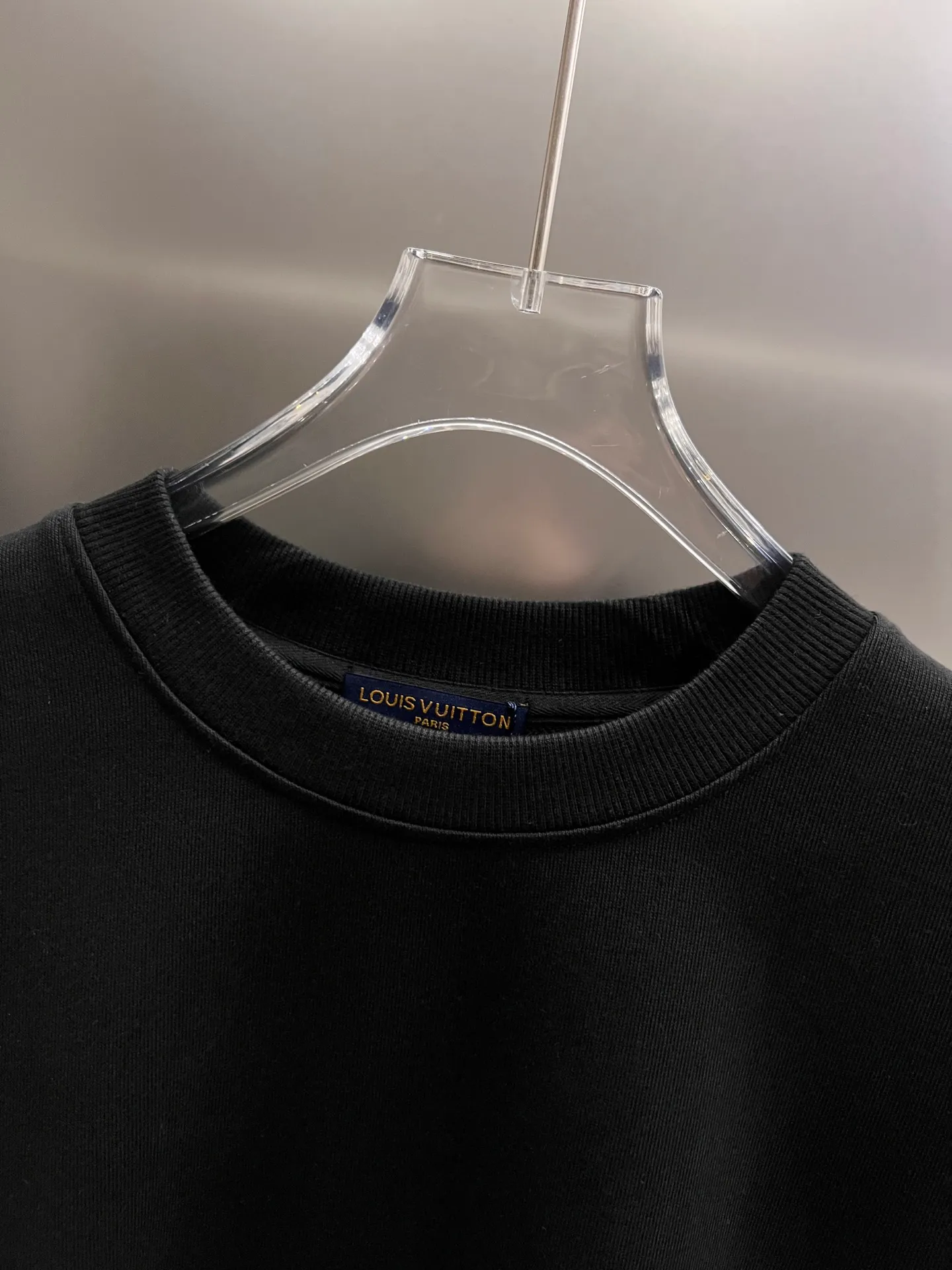 🅿️260 1v Louis* 2025 Autumn and Winter New Style Customized Double Yarn Fabric Round Neck Long Sleeve Sweater Classic Letter Foaming Technology High-End Version! The same loose version for men and women S M L XL XXL five sizes color black white